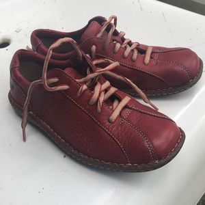 Born Bicycle Toe Red Shoe Stitched Sneaker Oxfords B9448 Women's US 7 / EU 38